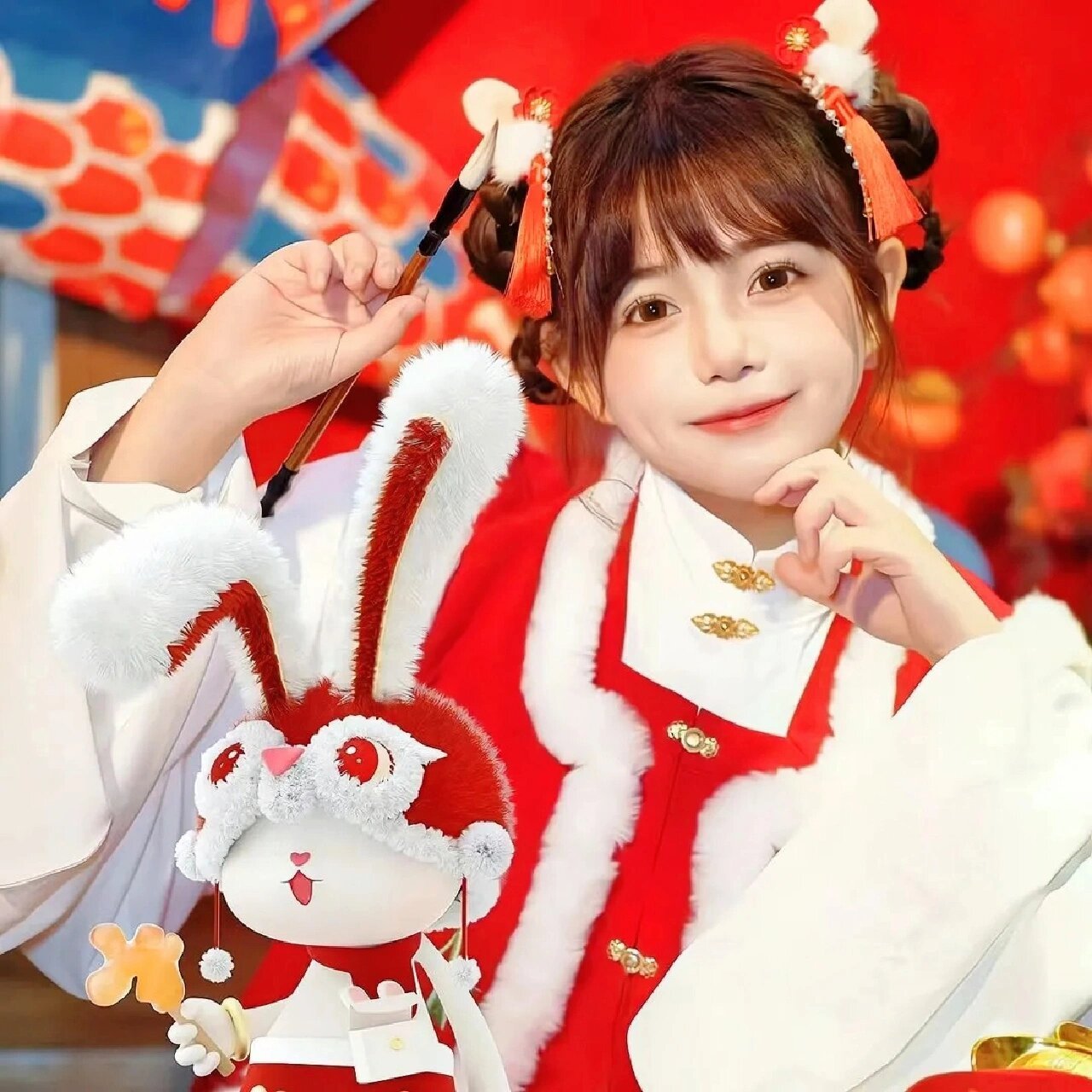 喜庆的新年女生头像 新年女生头像 礼貌拿图哦