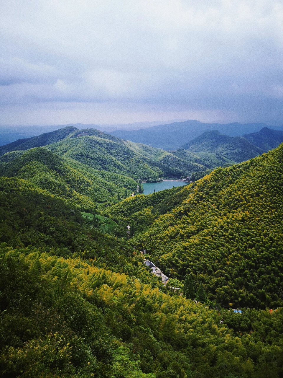 全球十大必睡民宿之一湖州·裸心堡 98 裸心堡,让你如入童话世界!