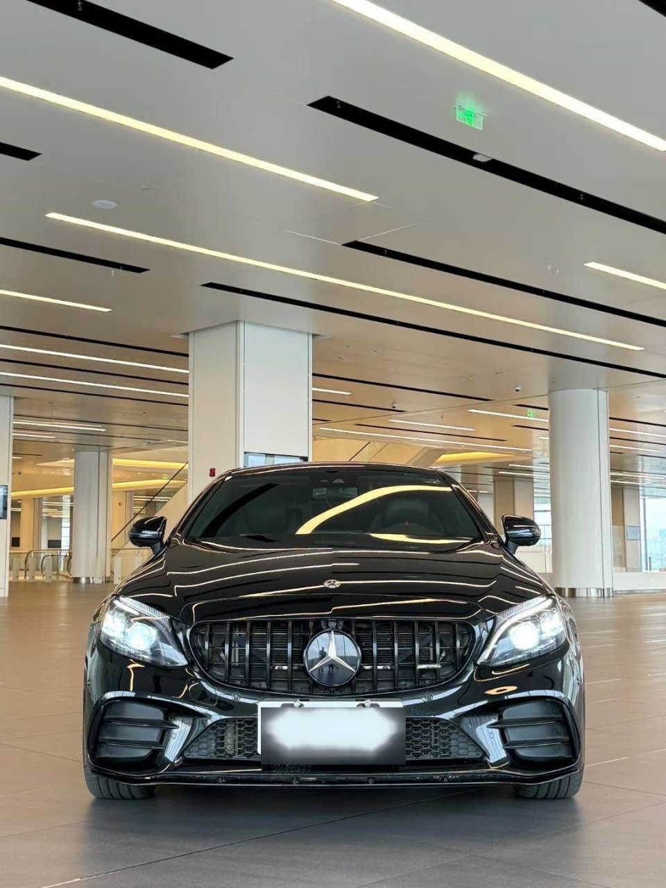 奔驰amgc43 三十多万v6发动机.