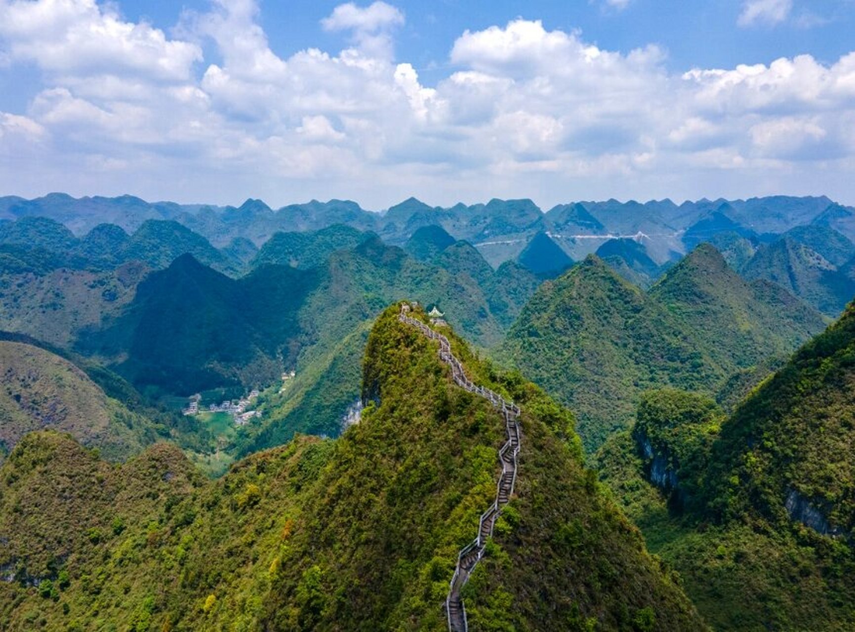 大化县风景 大化瑶族自治县 七百弄风景名胜区 乌龙岭景区 巴楼山 八