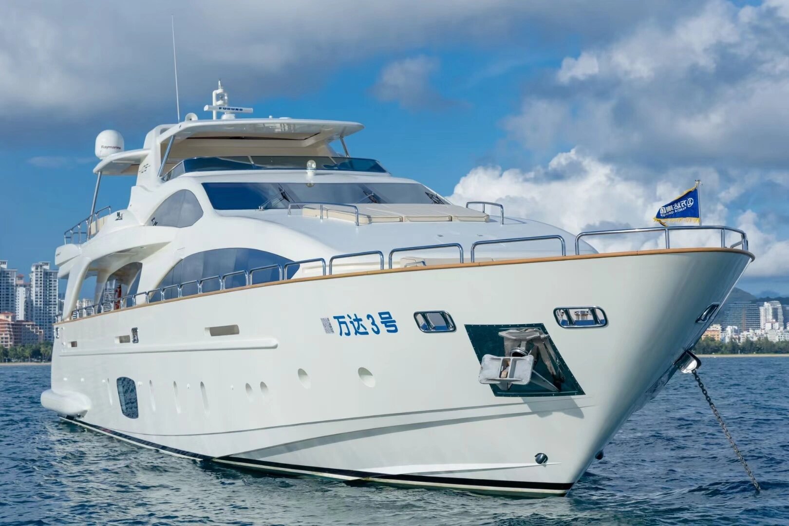 王思聪私人游艇万达3号 三亚顶奢游艇万达3号接受预订,造价1.