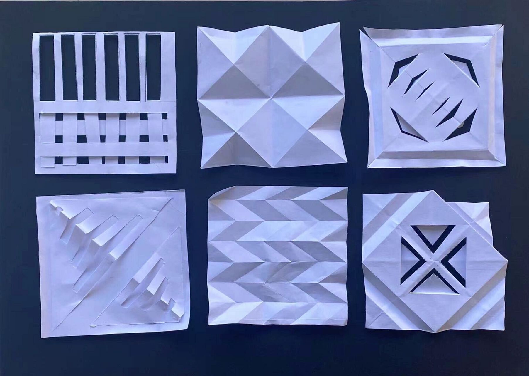 半立体构成 《半立体构成》  以纸张为媒材,通过弯曲,折叠,推拉,切割