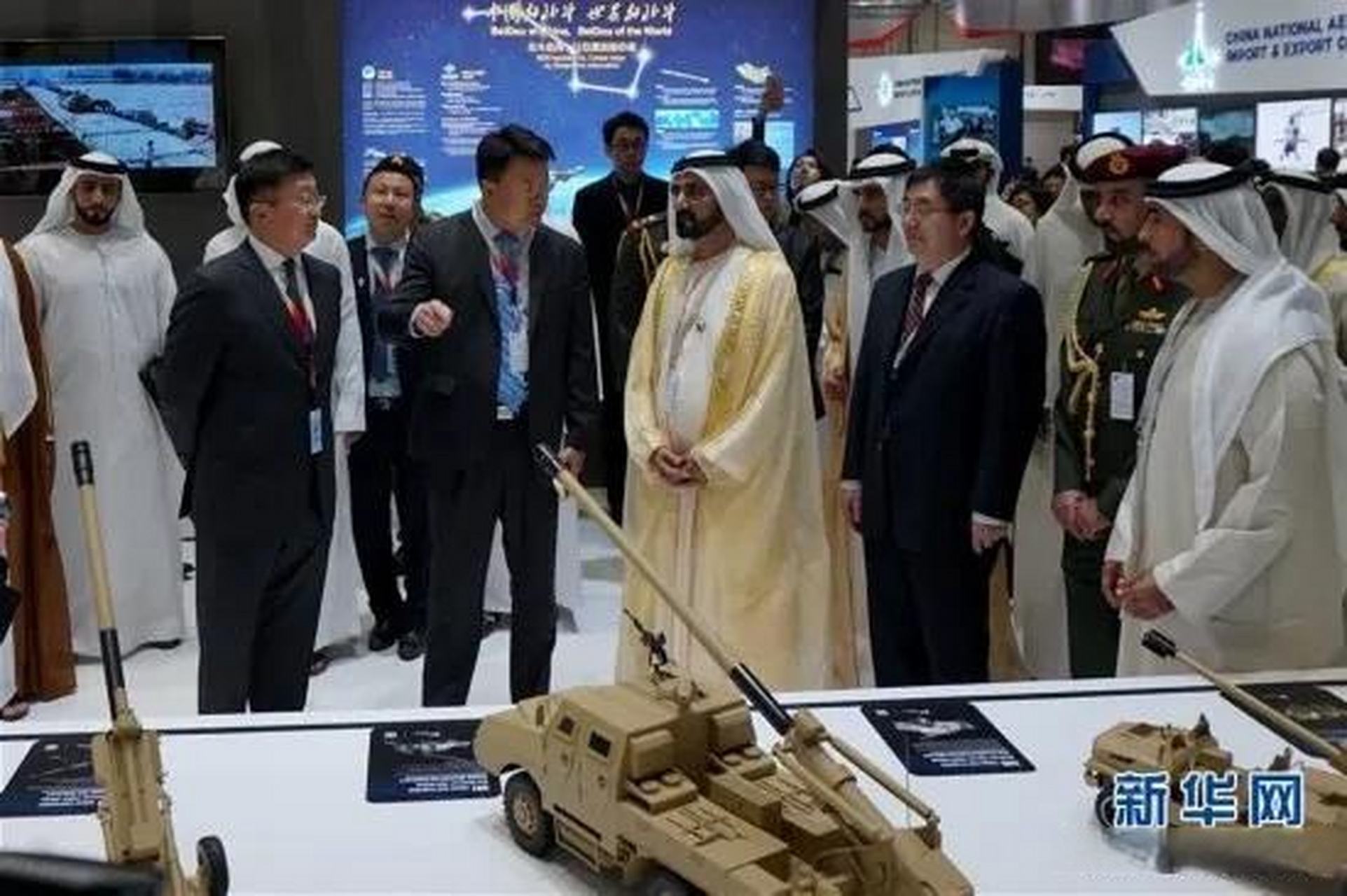 那年中东狗大户花了35亿美元,买了35颗东风3导弹后,安安稳稳享受了几