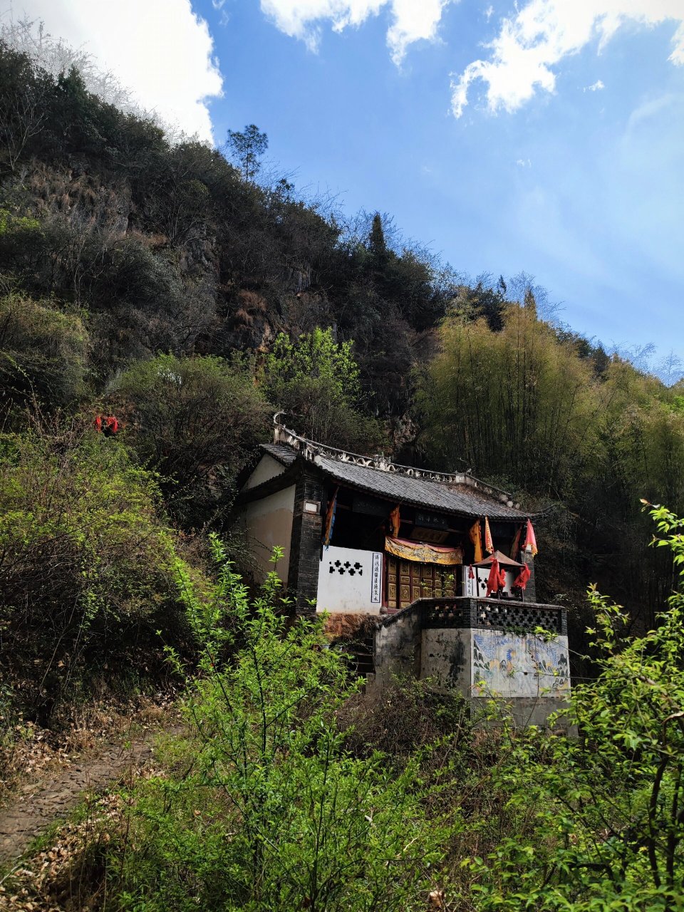 大理"地心历险记"|凤羽清源洞 昨天跟朋友们一起去凤羽古镇玩 听当地