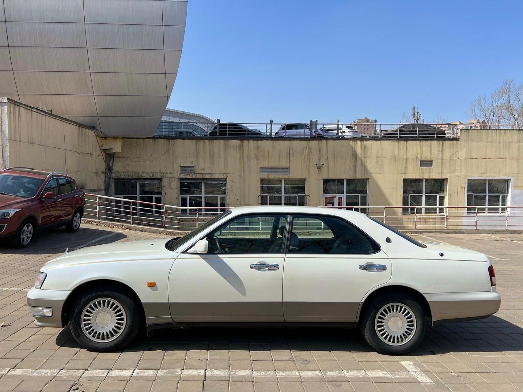 收藏级别 99年上户正规过户进口日产公爵王y33 3.0排量.经典无框车门.