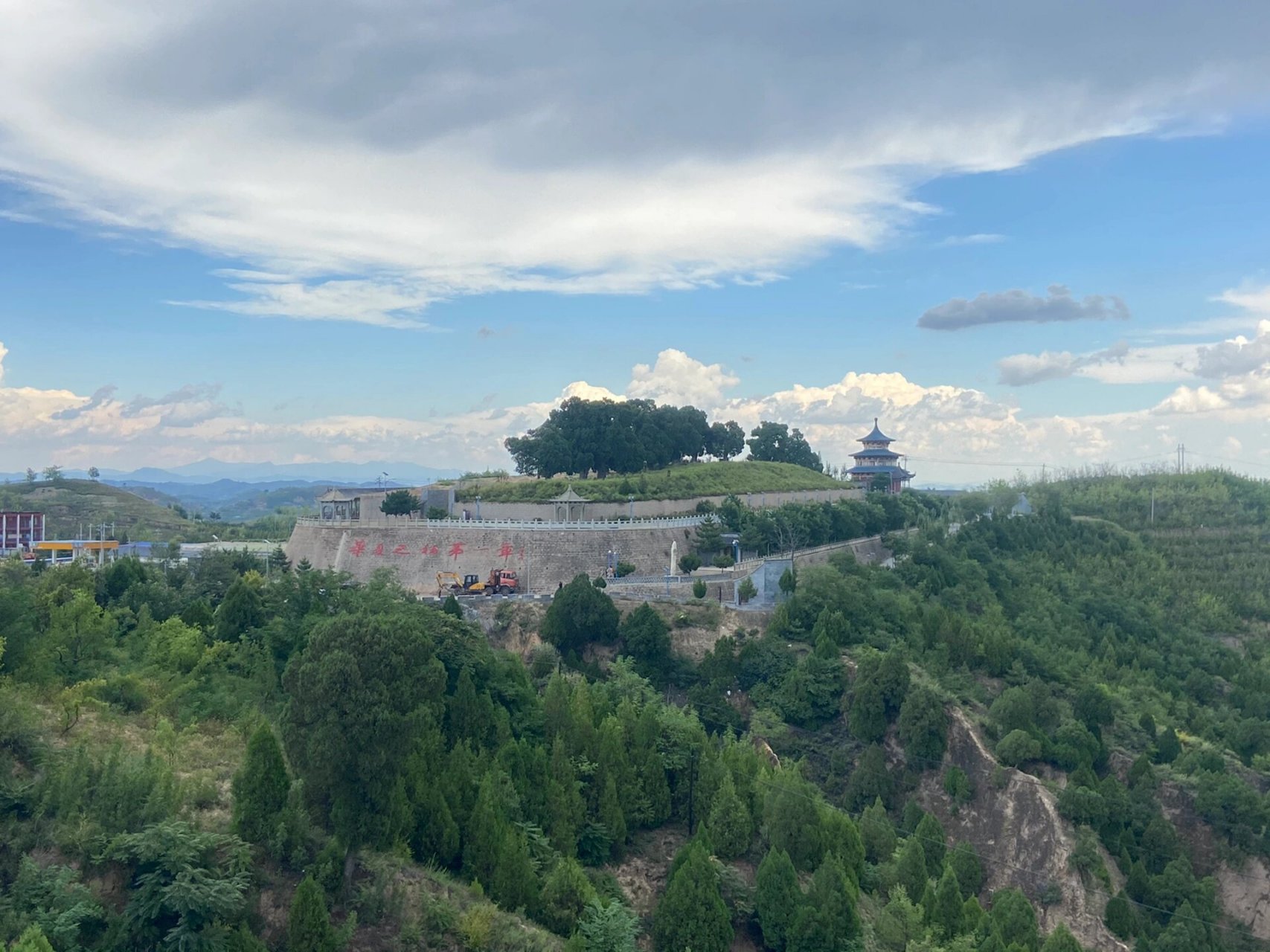 临县半日游 正觉寺十二连城 带家人附近转转 空气清新 千年古柏巍然