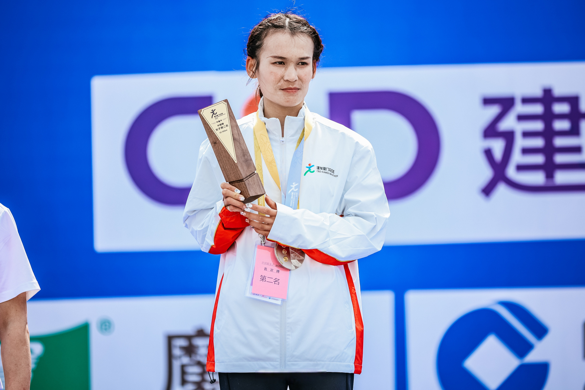 焦安静,白丽,王敏 分别获得2023厦门马拉松国内女子前三!