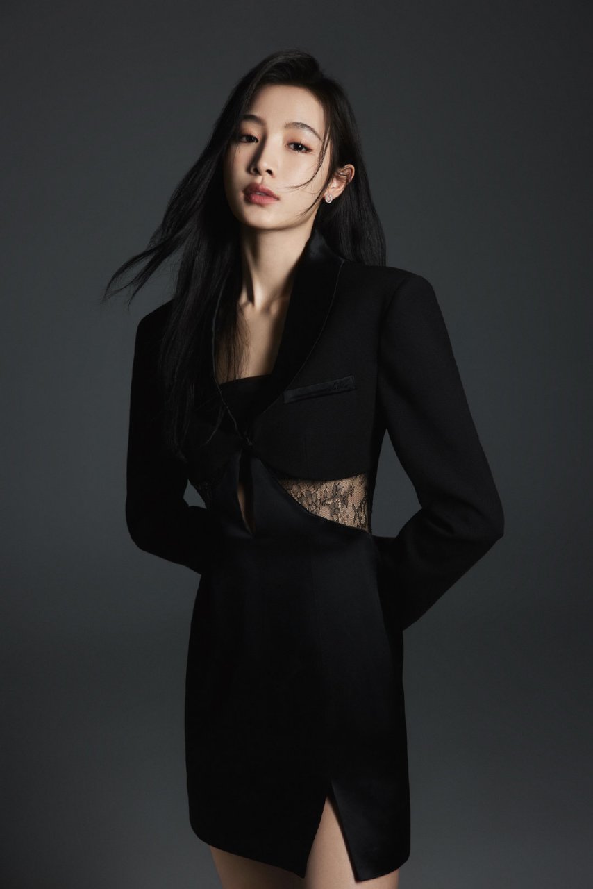 欢娱影视演员张楠全新大片释出.