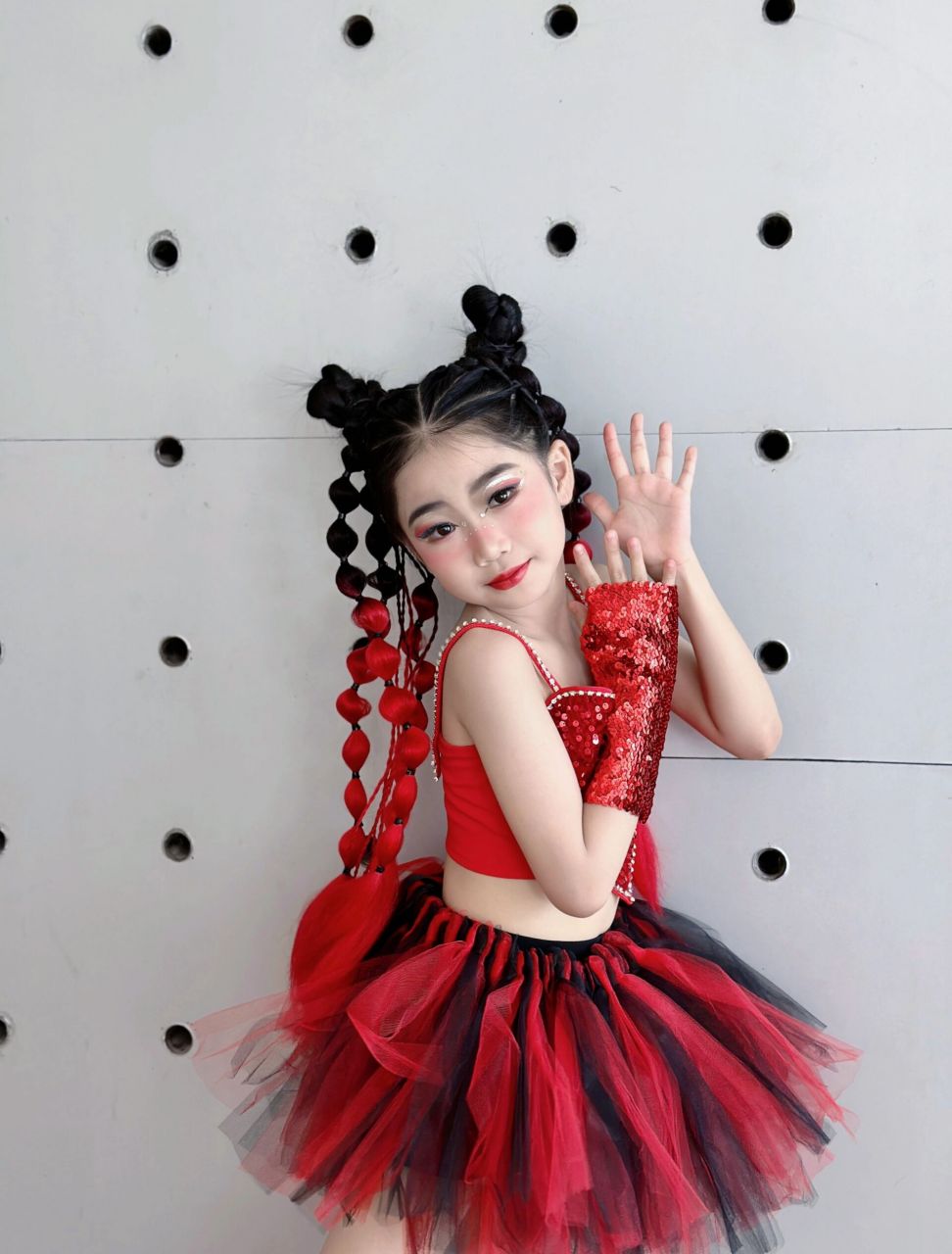 米米爵士舞穿搭61我最红 这次的爵士舞造型 对应我们选的歌 衣服