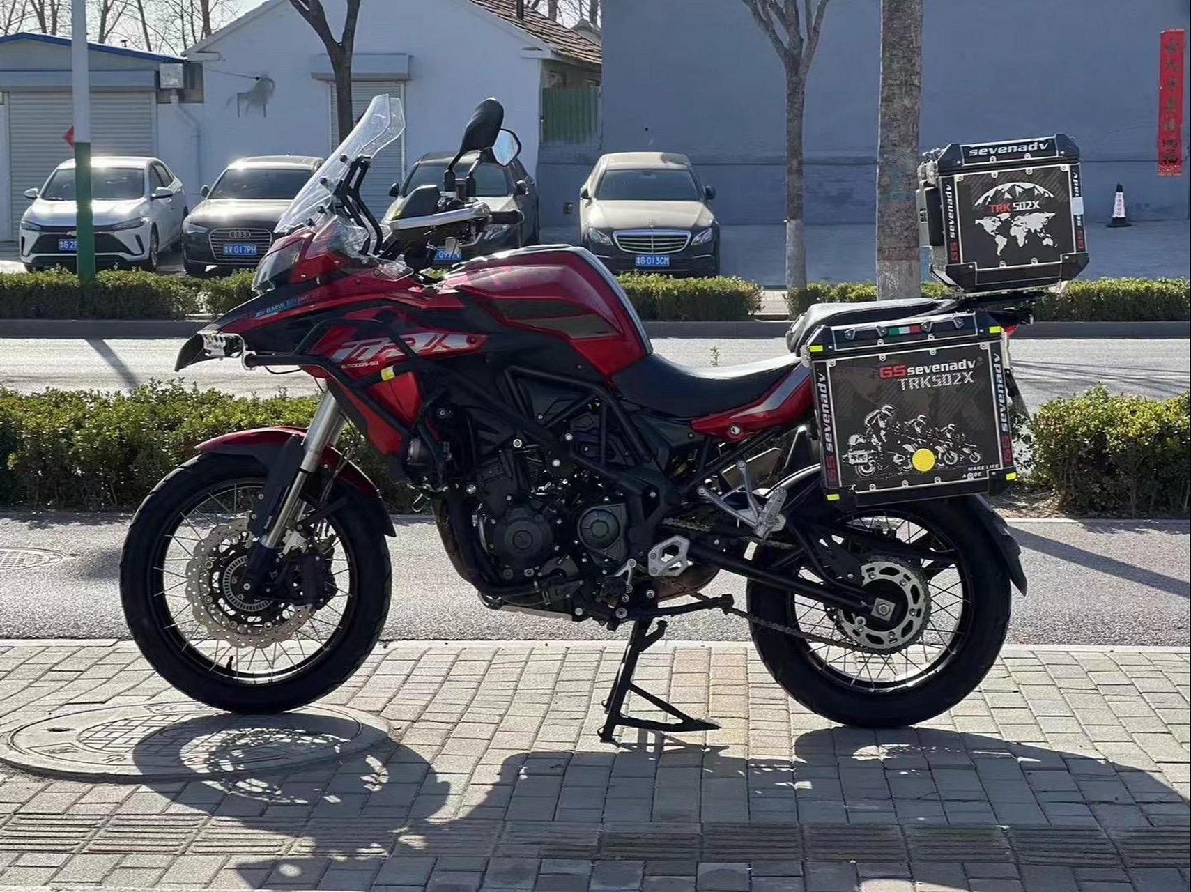 贝纳利502x  20年上牌2万公里 加装到位 随时摩旅