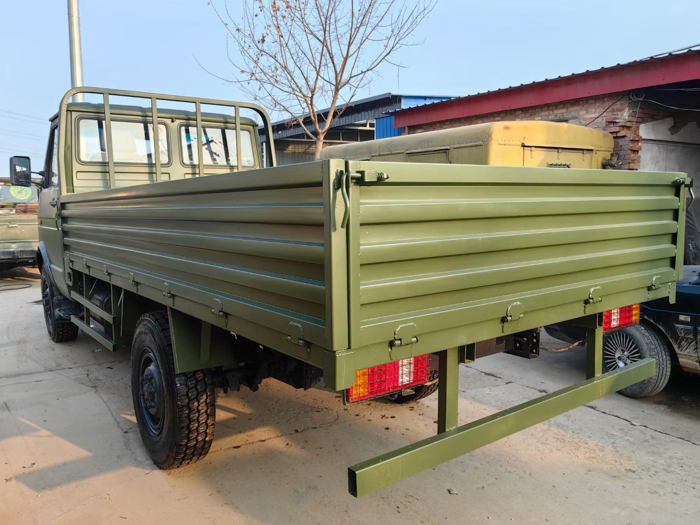 新到货 精品15年4驱依维柯,加长版自卸翻斗  车厢长3.8米,宽2米,高0.