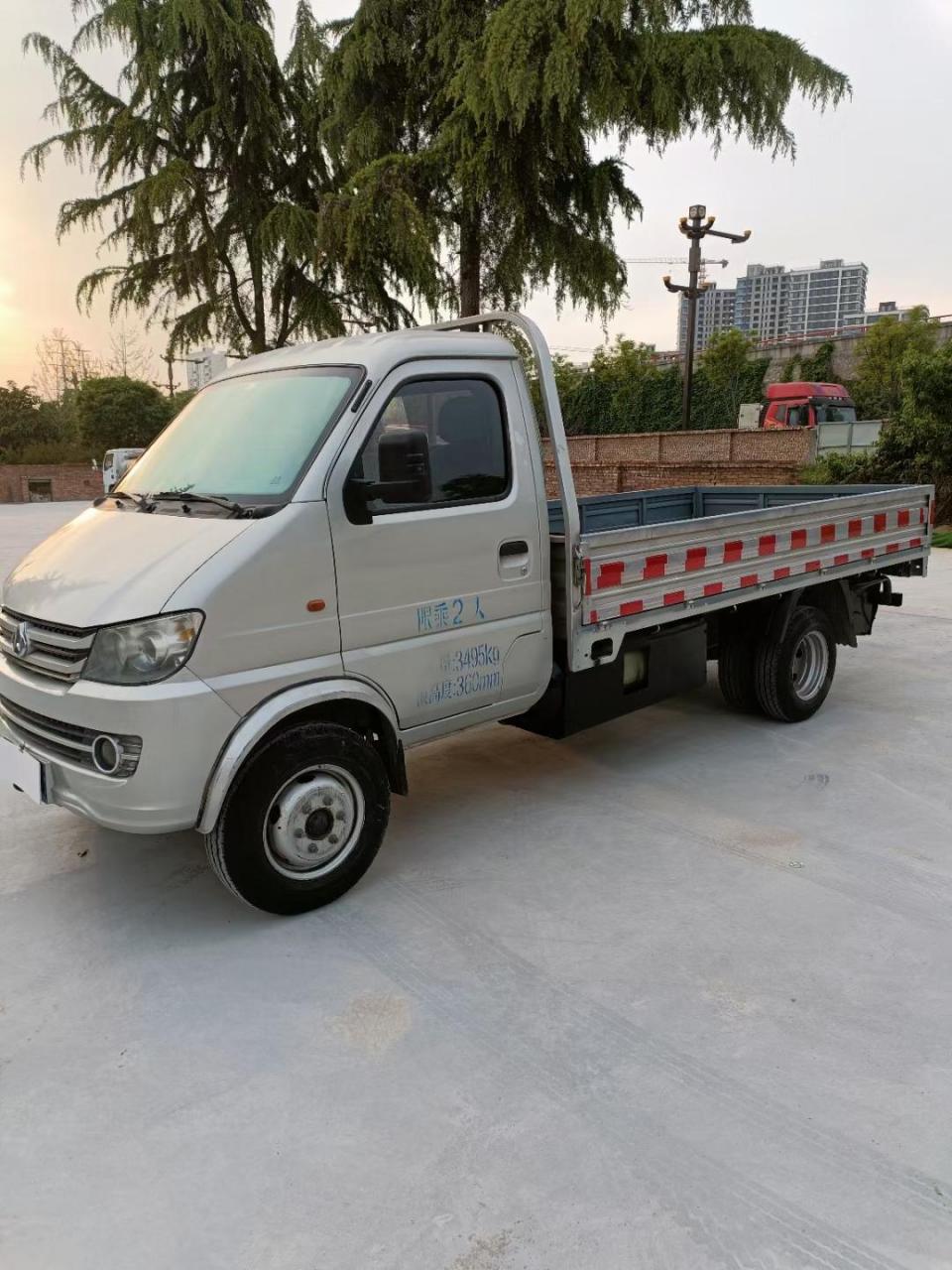 19年4月上户长安新豹单排后双轮,出厂双燃料油气两用,箱长3.3x宽1.