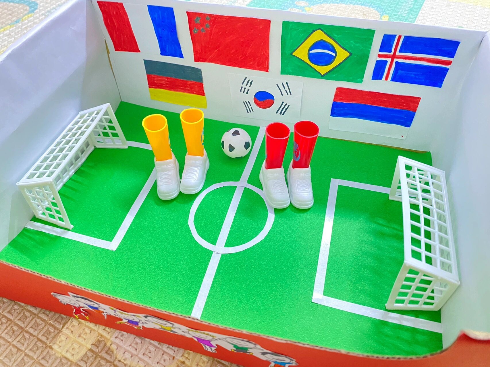 diy足球场手工-幼儿园手工作品 diy足球场手工-幼儿园手工作品 鞋盒