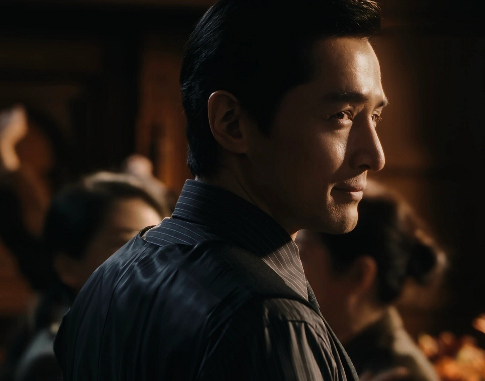 收集了些《繁花》胡歌的经典剧照 帅到没边了,男粉都要流口水了,一图