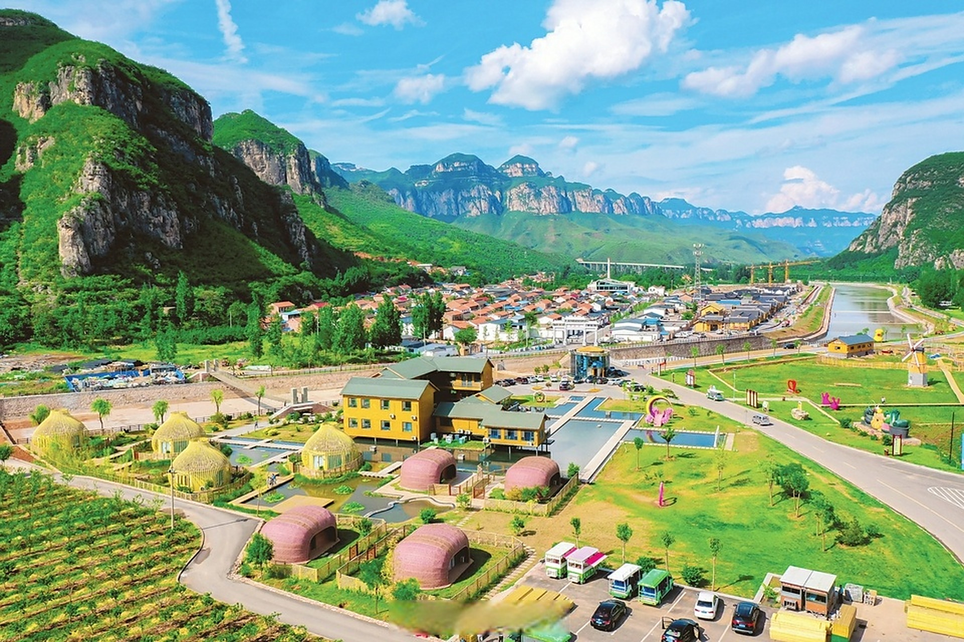 【打造一体式特色田园小镇】图为位于黎城县西井镇源泉村的太行丹泉