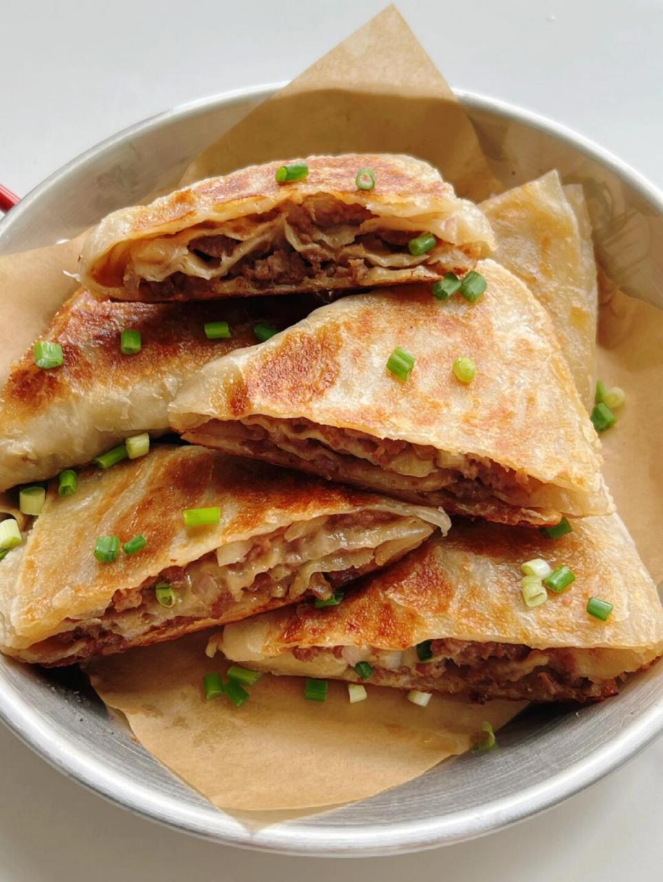 香喷喷的牛肉千层饼教程来啦🫓 无需揉面 做法也很简单哦👌🏻