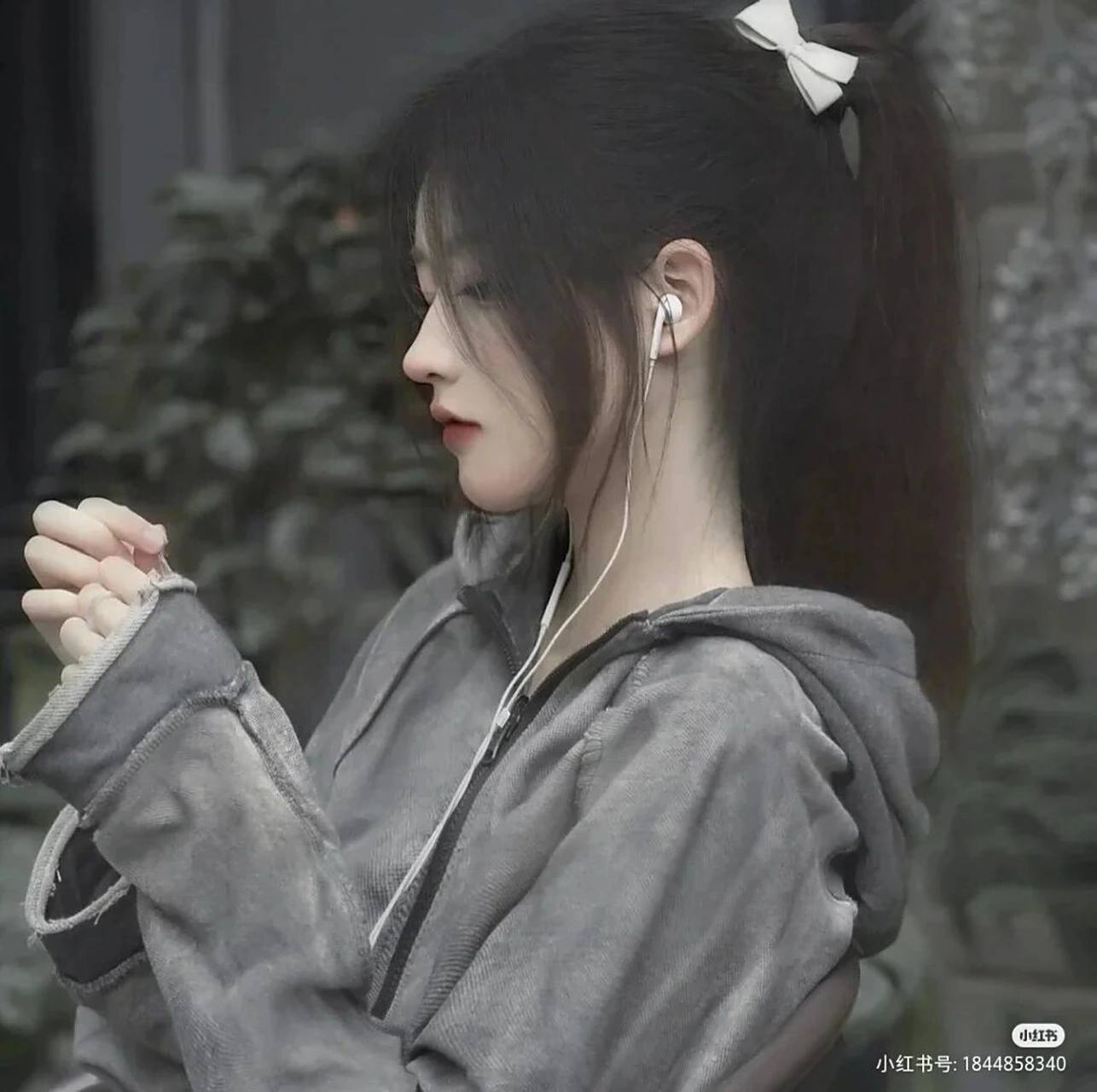 真人侧脸头像女