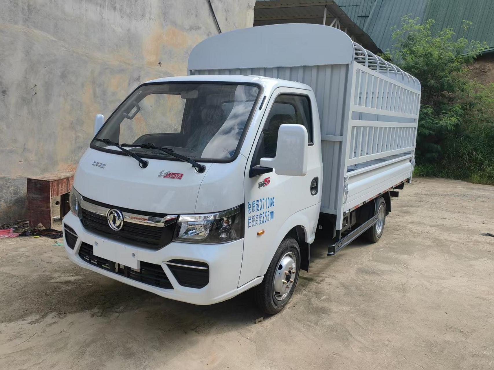 买货车去吃生意了  东风途逸t5  柴油版 能拉四五吨 490发动机 货箱3.