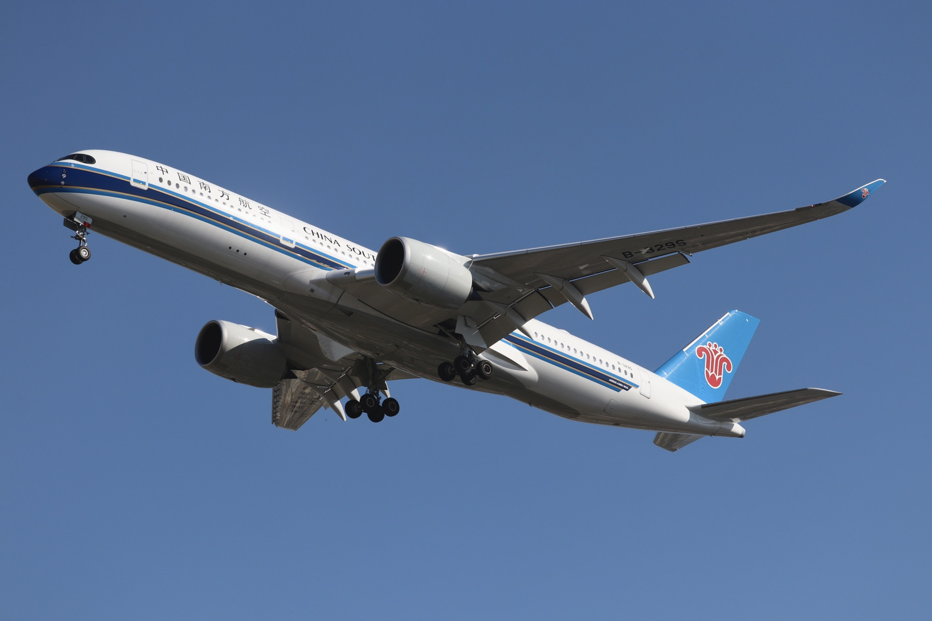 南航共订购20架a350,交付已进入尾声阶段,其中18架已交付,还有2架待