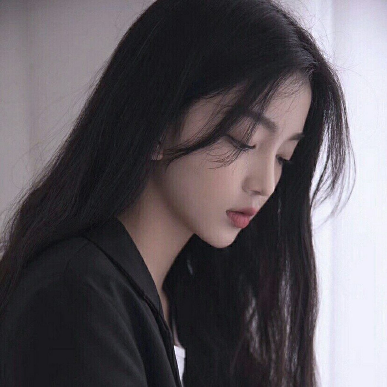 女生侧脸头像(长发)