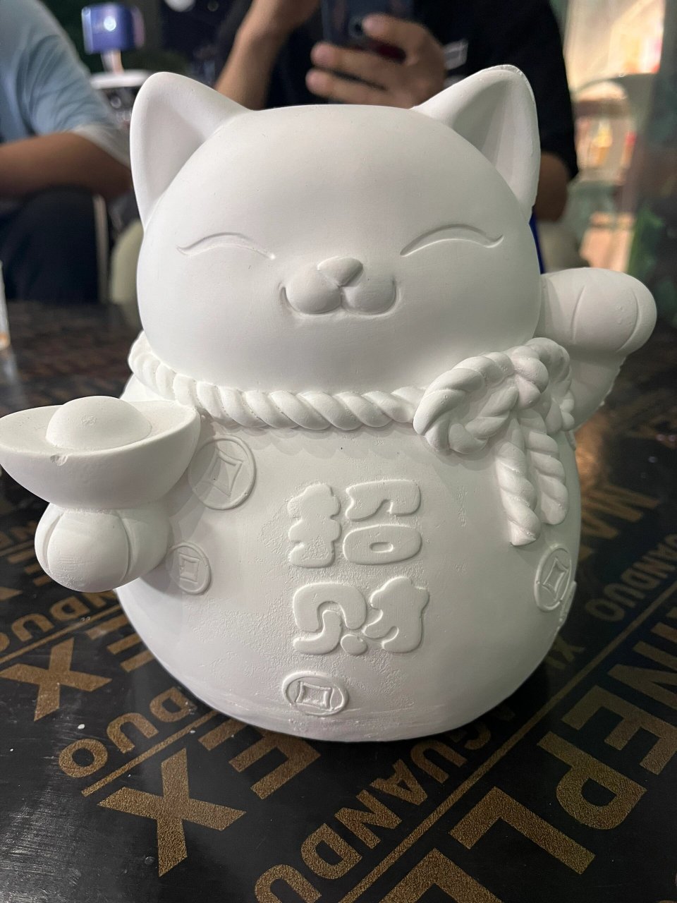 招财猫石膏娃娃涂色 招财猫石膏娃娃涂色,看着简单,实际上手涂起来用