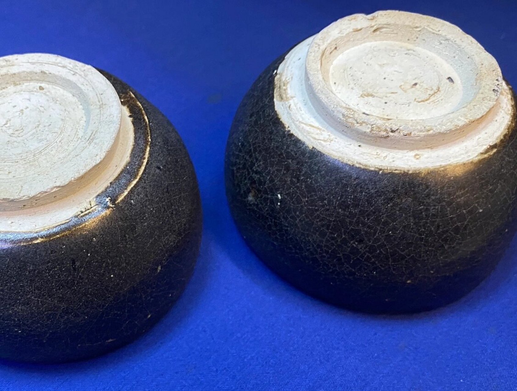 两只宋代酱黑釉小钵碗