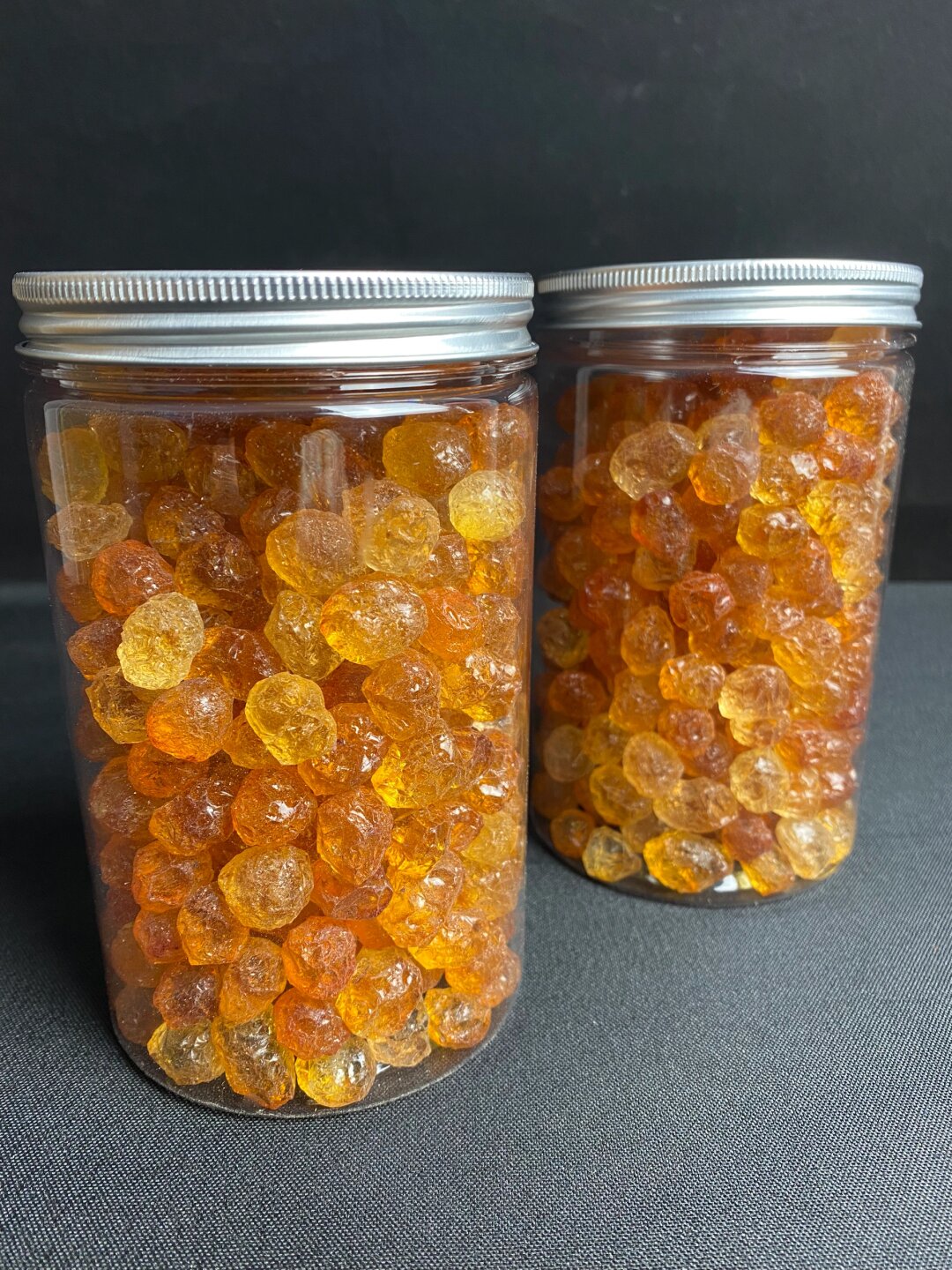 正宗的纯手工精修桃胶,粒粒百里挑一, 美如钻石,非常养眼,一眼就会爱