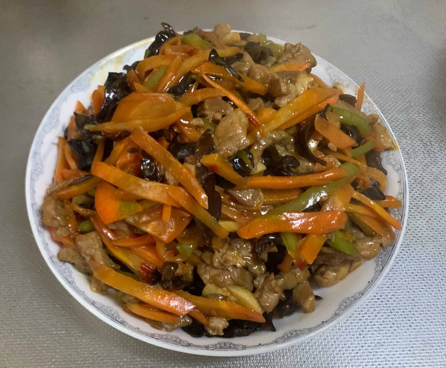 鱼香肉丝(鱼香牛肉丝) 今日份分享,超级下饭菜,鱼香牛肉丝～ 食材