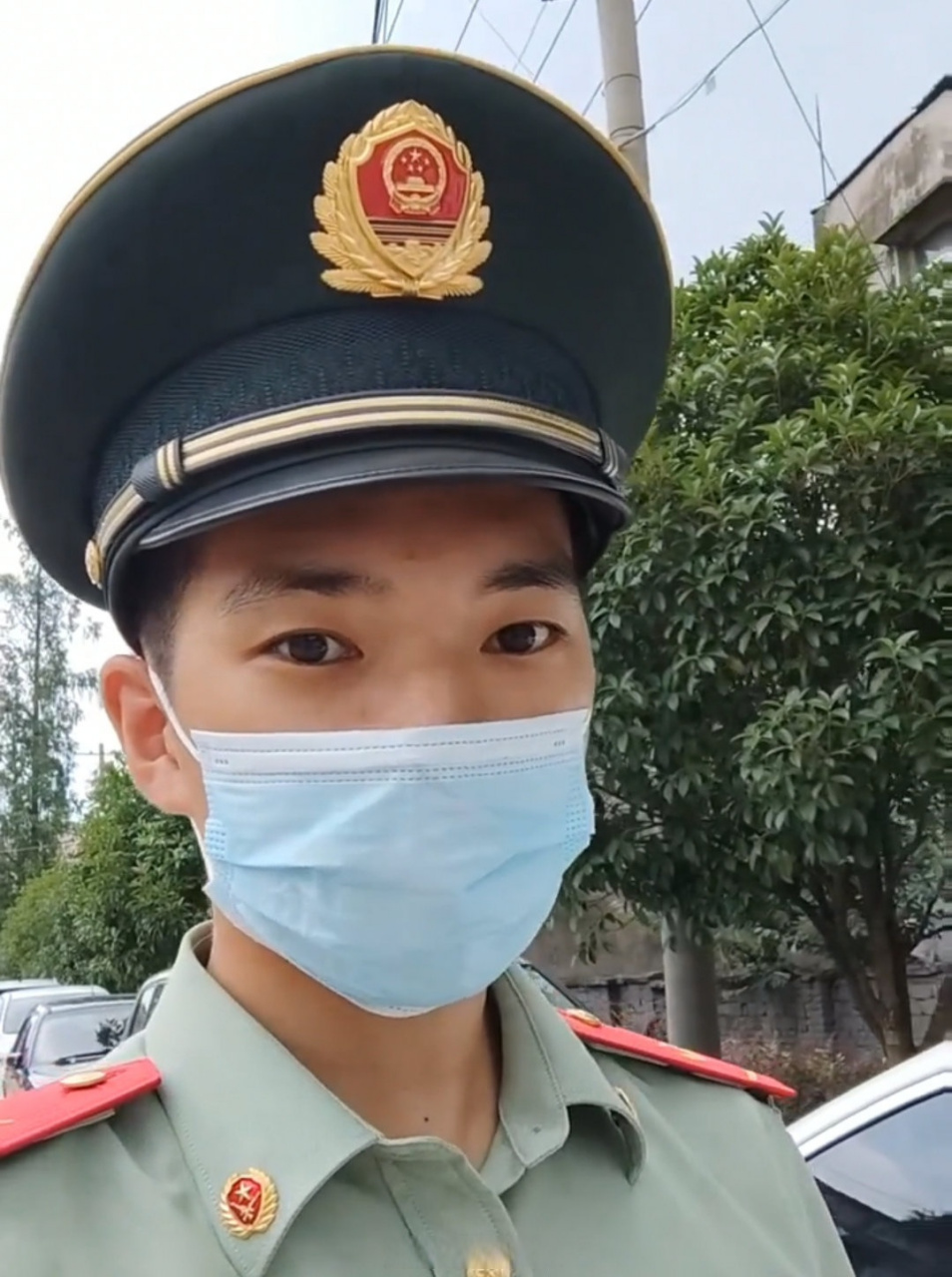 武警新式帽徽更大气,更好看