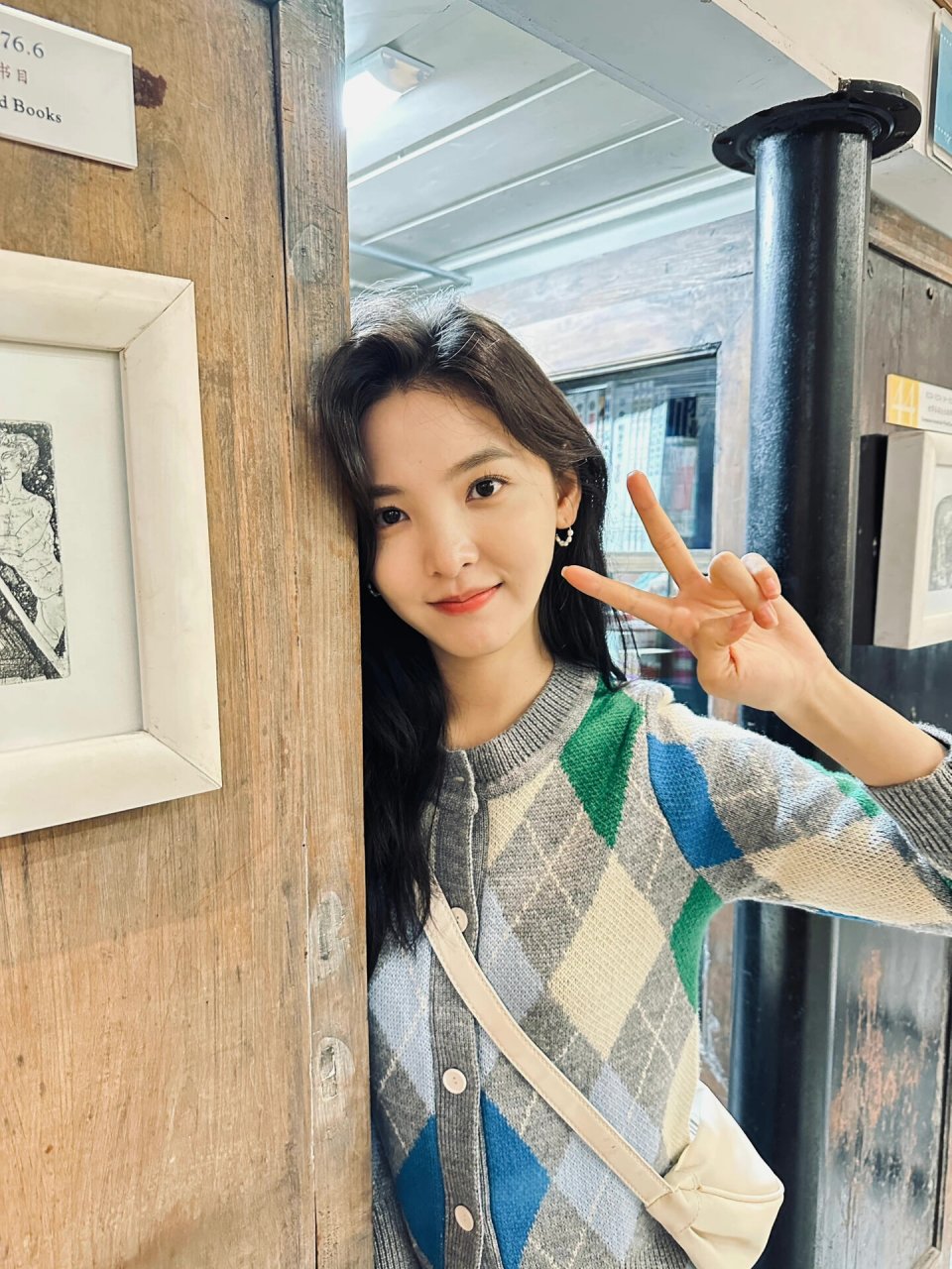 章若楠高清壁纸