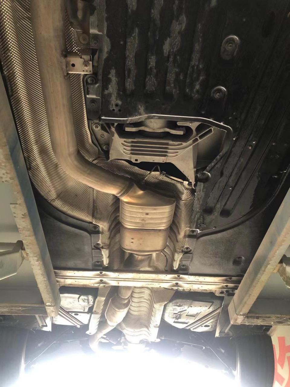 宝马三系  拆解颗粒捕捉器.ecu特调