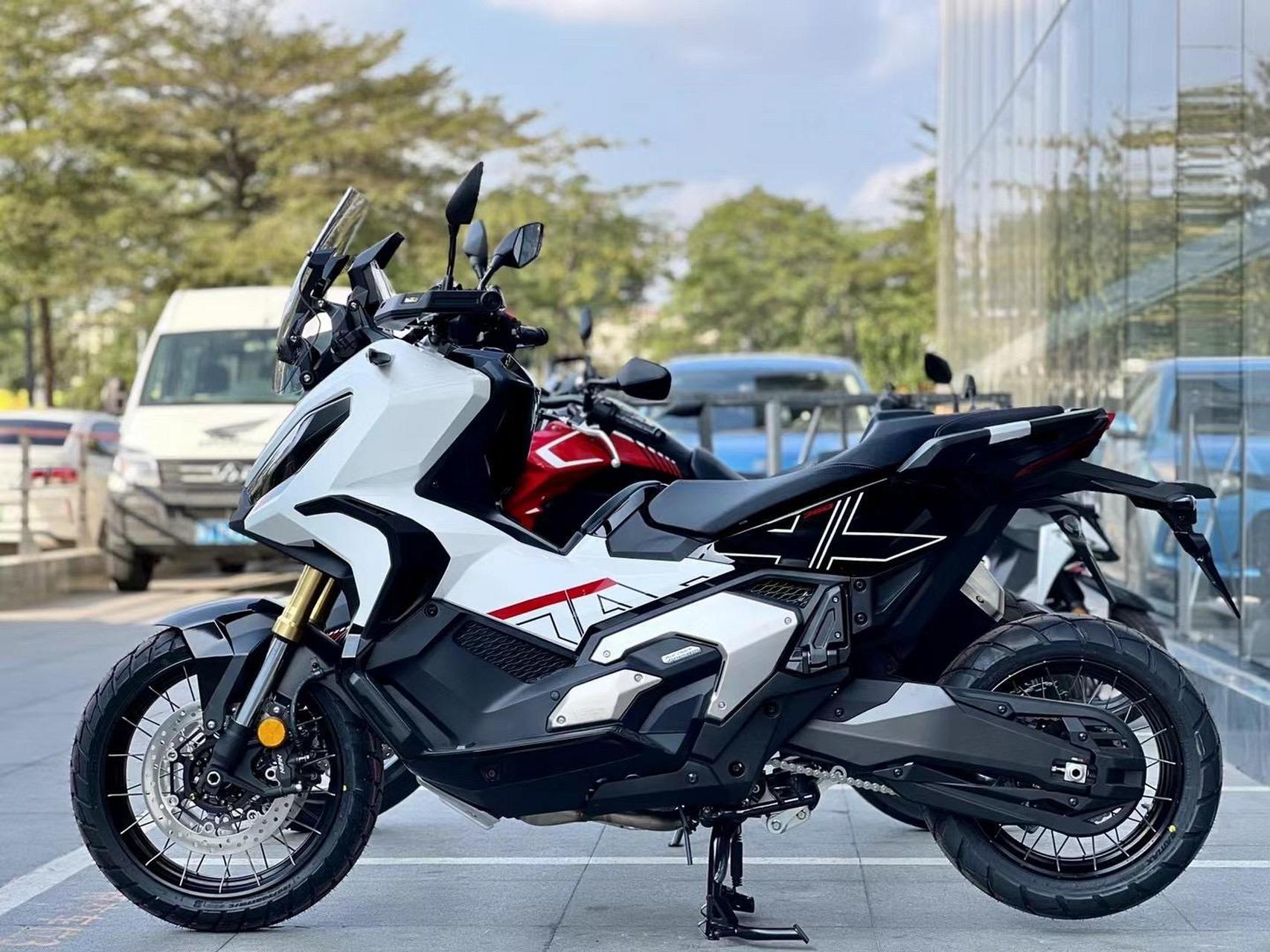 日本进口x-adv750 全地形踏板车 白色/黑色 白色现货 灰色/黑色