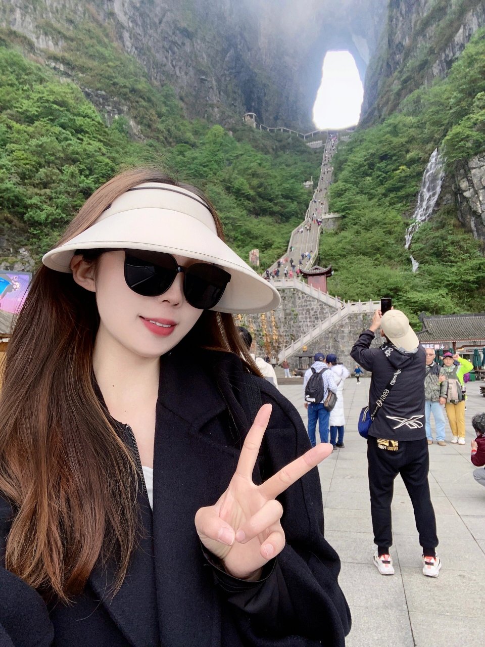 张家界旅游一对一导游服务95 张家界景区太大,如果您想懒人出行,不