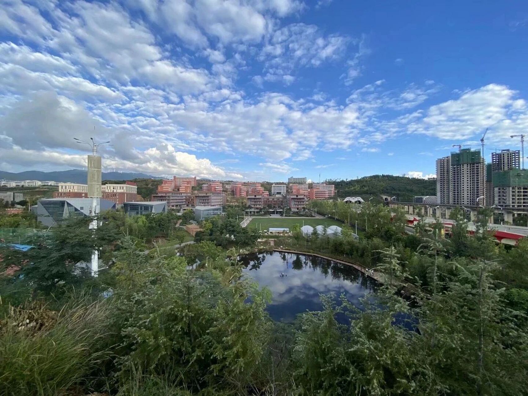 滇西应用技术大学 又是一年一度的新生到来季啦~欢迎来到美丽的滇西大