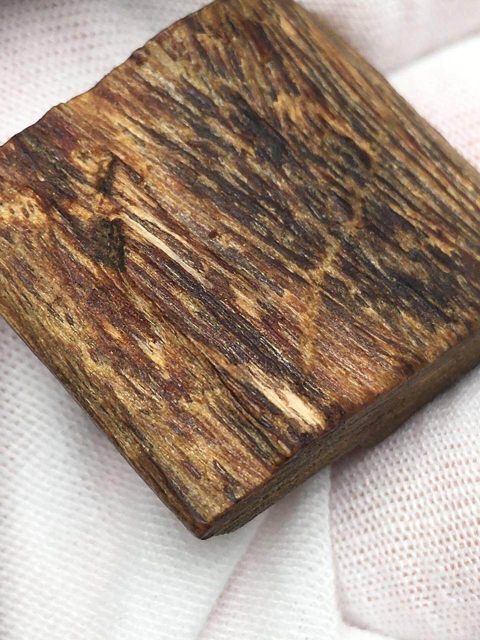 最顶级的沉香,芽庄白奇楠 芽庄白奇楠 沉香只分三种,一种是芽庄白棋