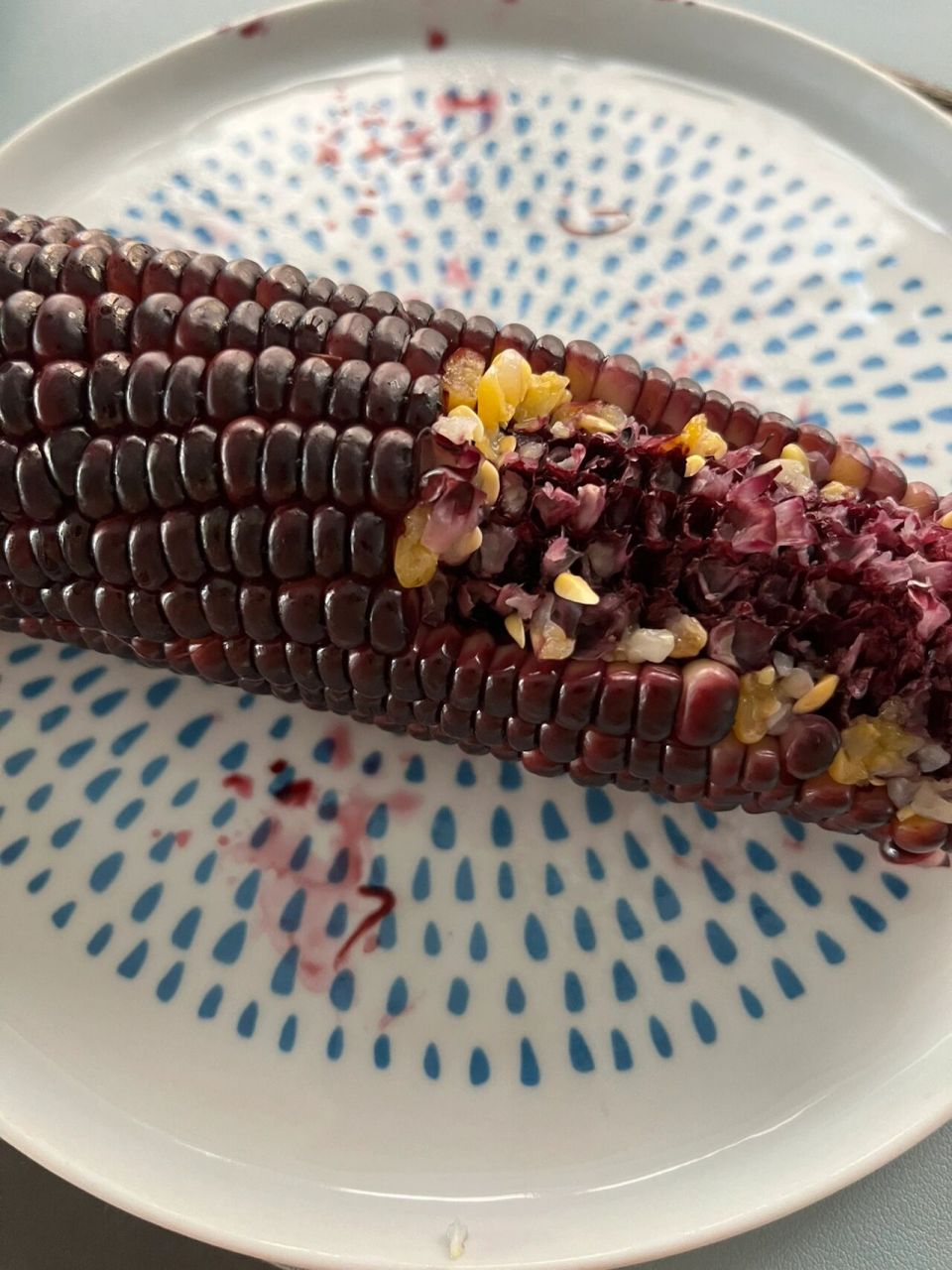 吃个紫玉米为什么掉色这么严重 手上脸上全是紫色94