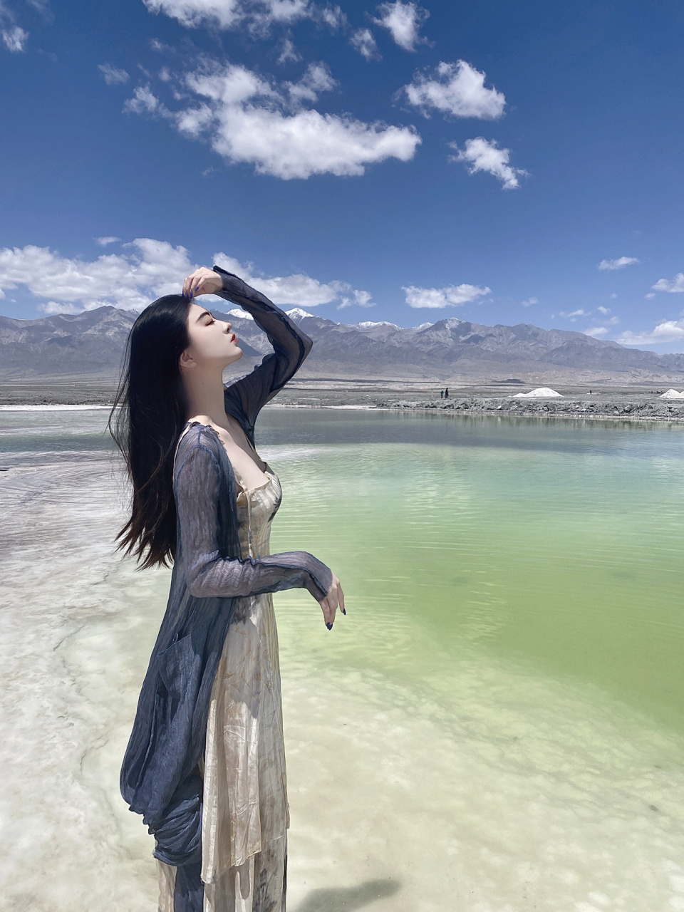 青海翡翠湖拍照yyds! 大柴旦的翡翠湖真的美的像一幅画!