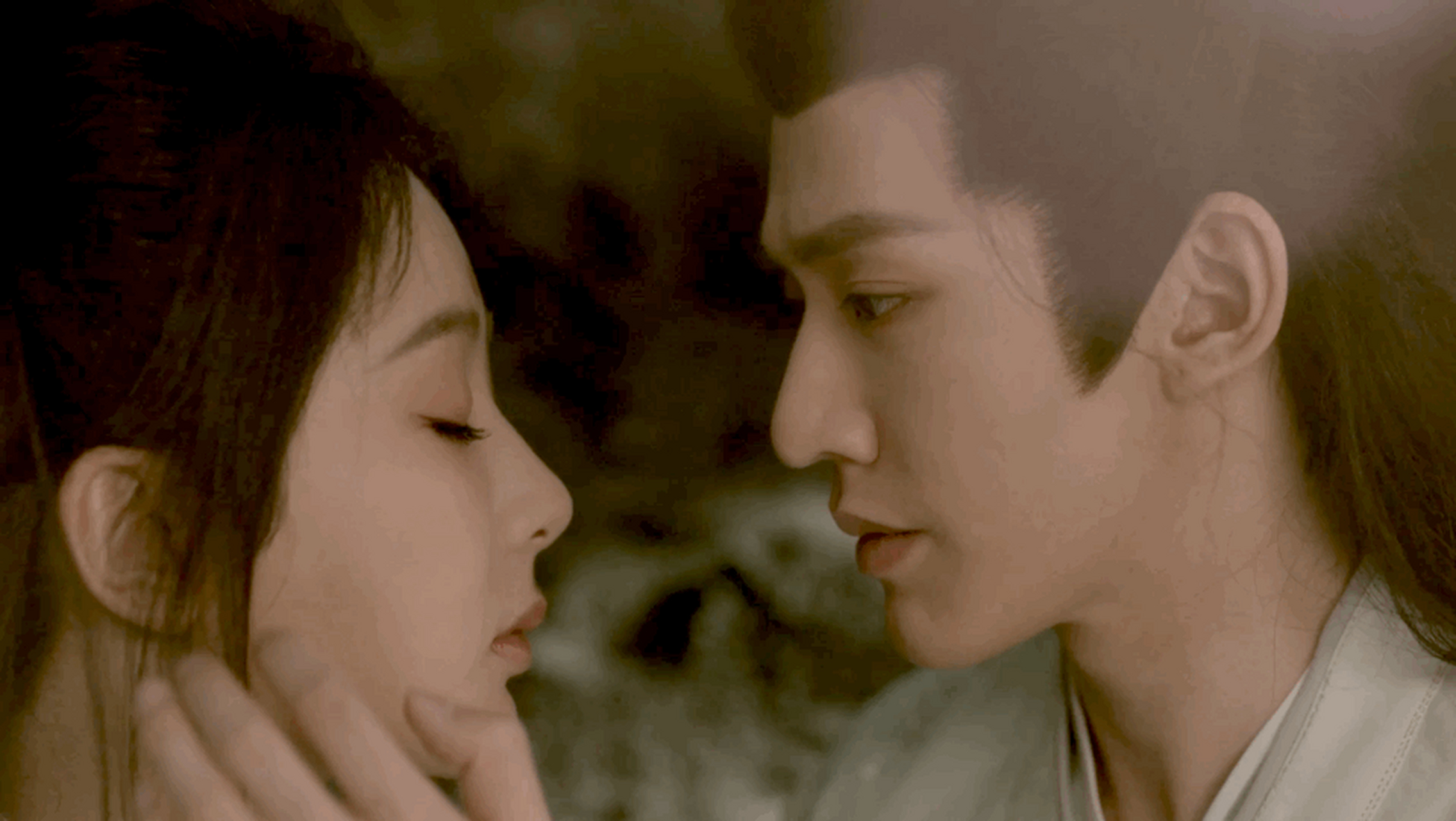 长相思:杨紫新恋情曝光!与多位男星甜蜜缠绵