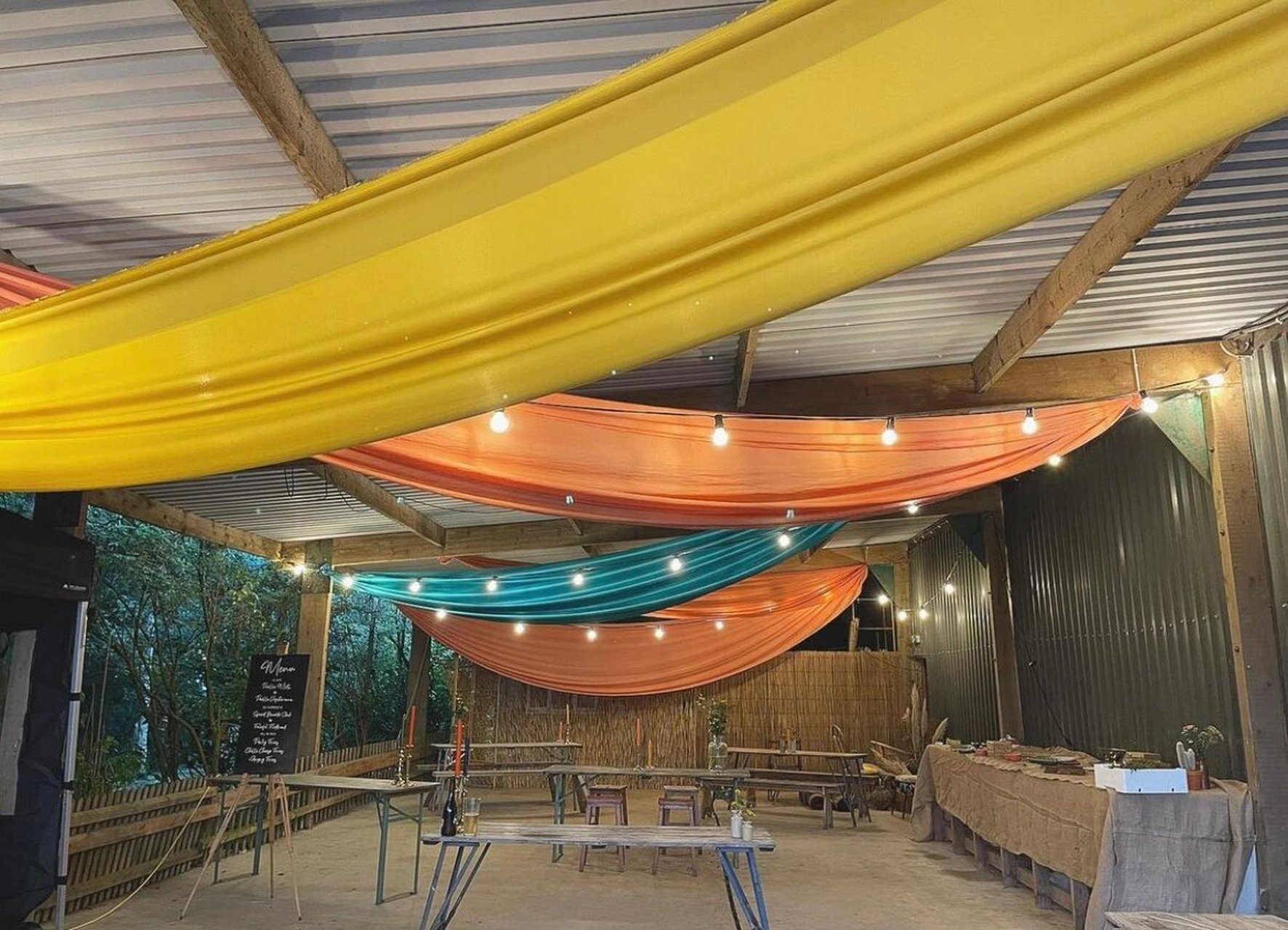 婚礼灵感分享|布幔吊顶合集