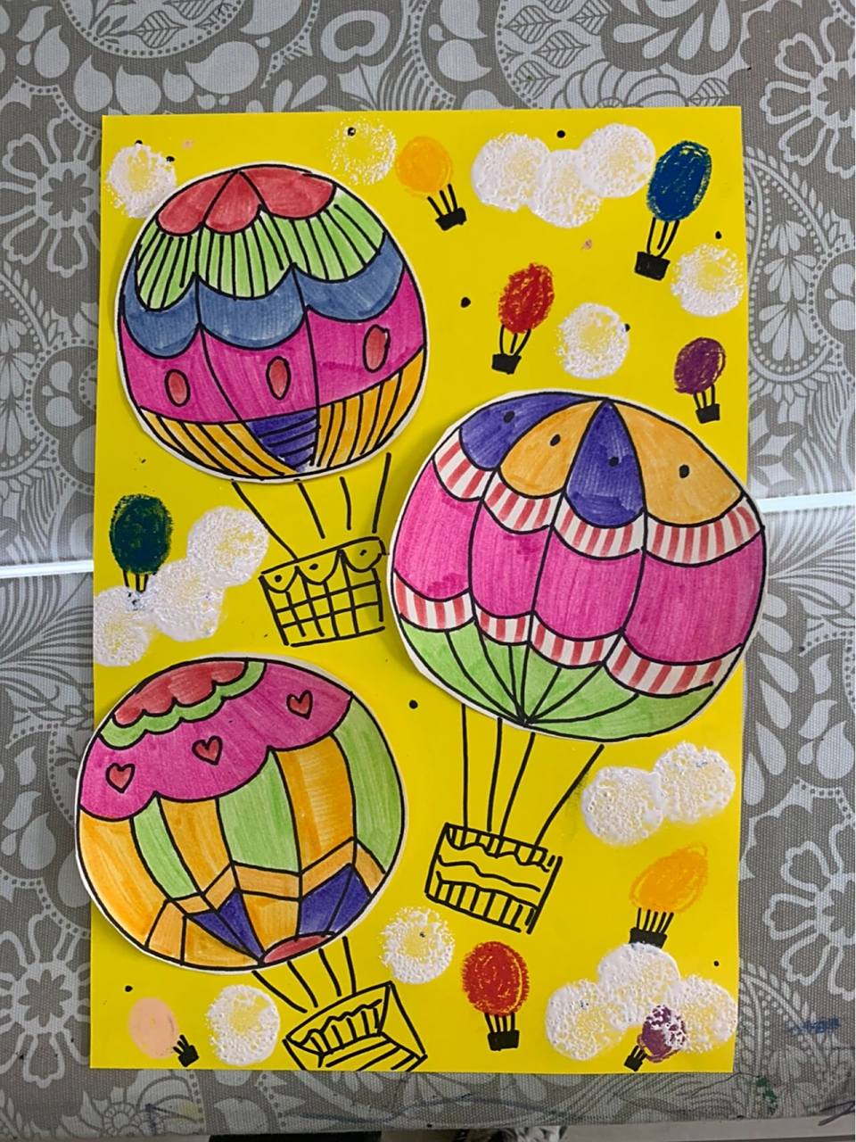 《热气球》4～5岁少儿创意美术 适合4～5岁的学生,气球可以提前帮他们