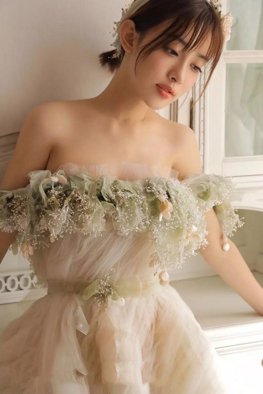 孟子义"芭蕾"风格婚纱造型