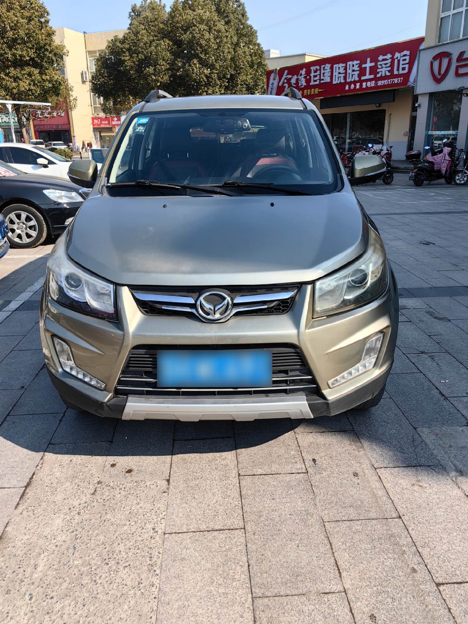 最新拿下16年北汽幻速s3一手车.内饰新7座商务车.车况好,1万多块钱.