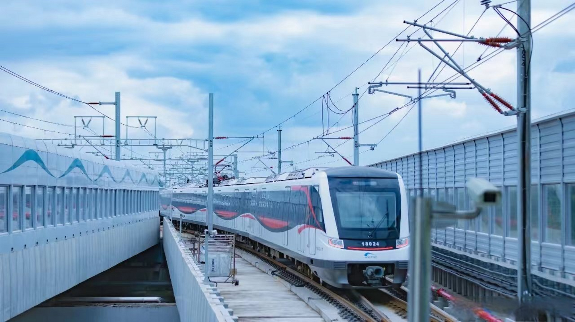 自6月1日起,成都地铁18号线实行直达 普线的列车运行组织方式