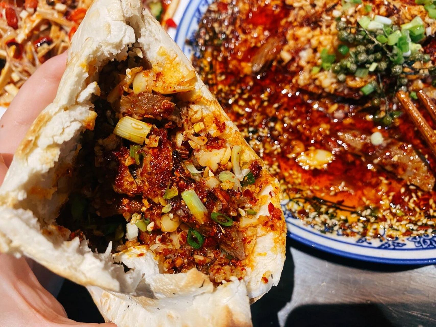 蒲城美食 图1 2 3是蒲城的油泼羊肉,真的是太好吃了,绝绝子～便宜又