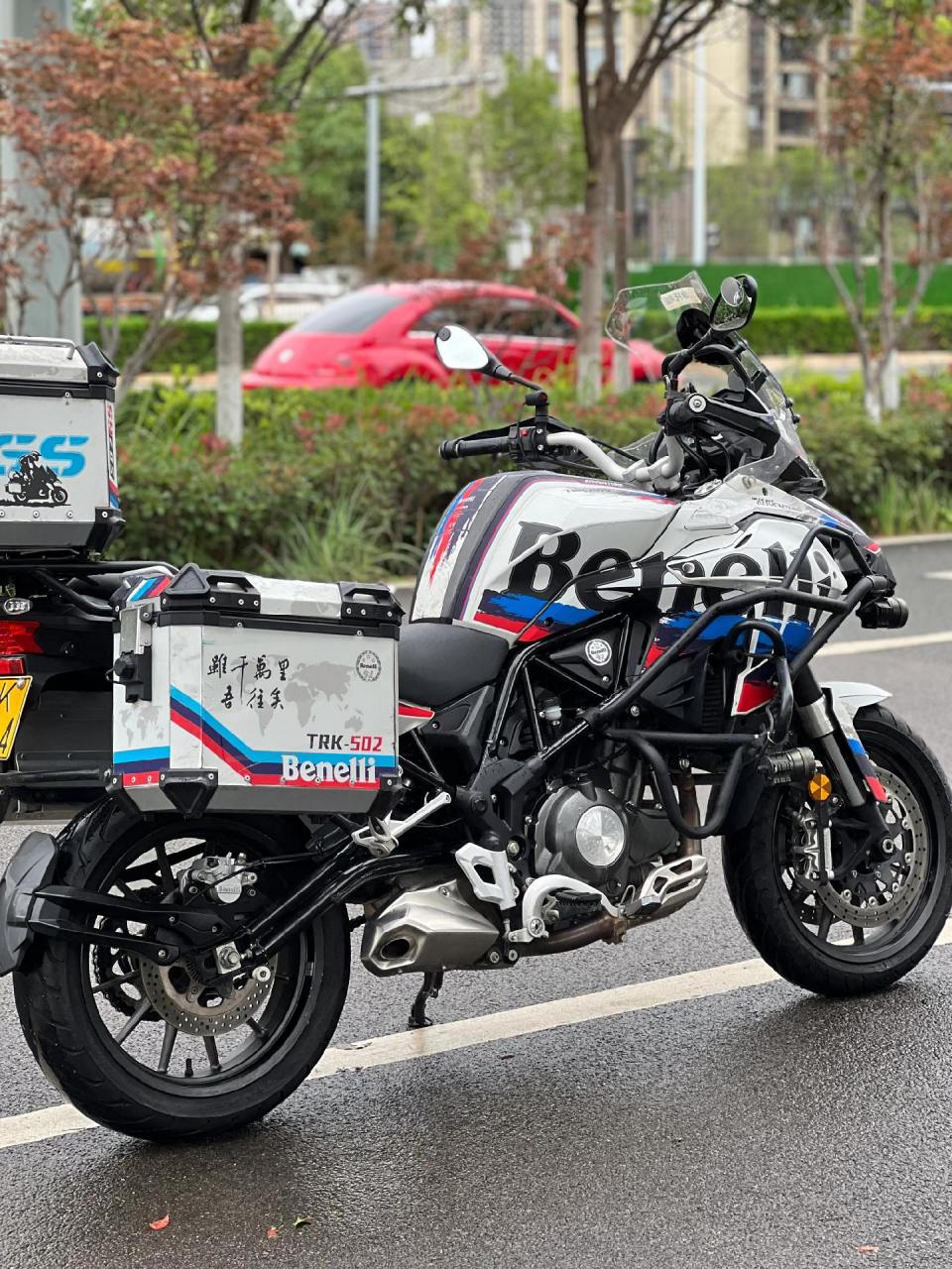 贝纳利金鹏502摩托车 贝纳利金鹏502摩托车,2020年上牌,行驶里程仅