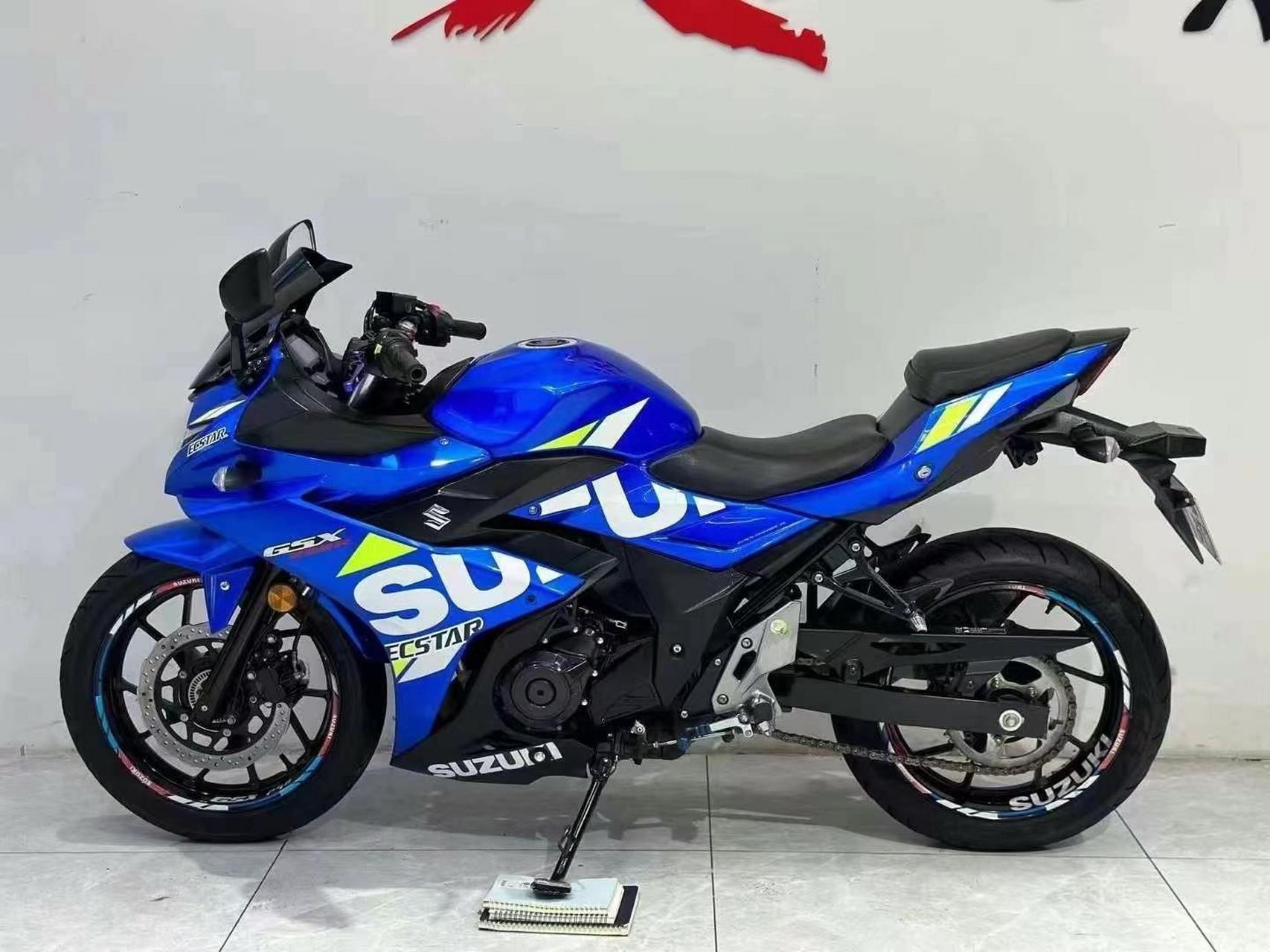 24年全新经典铃木gsx250r,售价15880元包邮,又名铃木小小r,一代神车