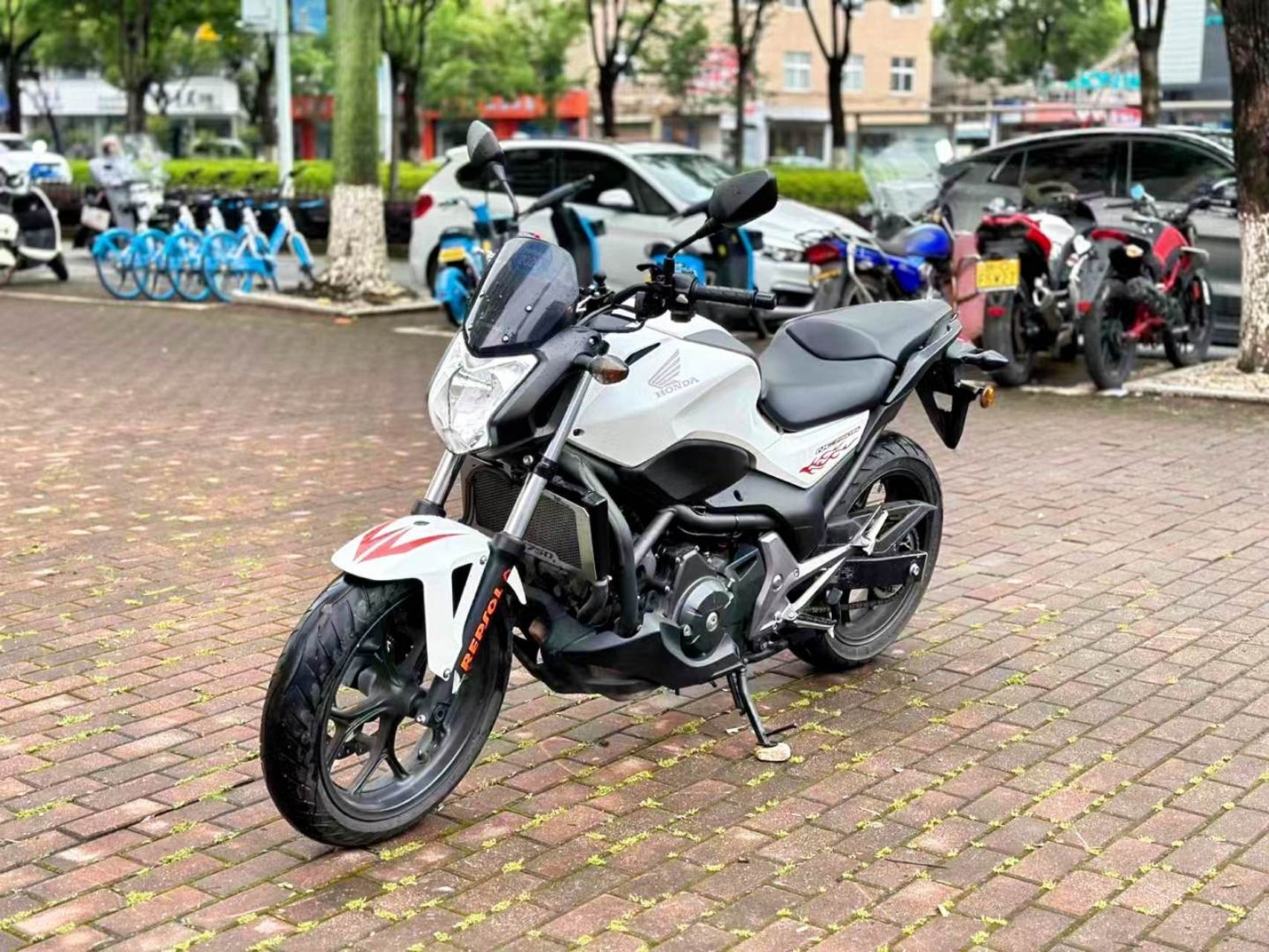 本田 nc750 自动挡 2015年8月上牌一万公里 搭载本田独有黑科技