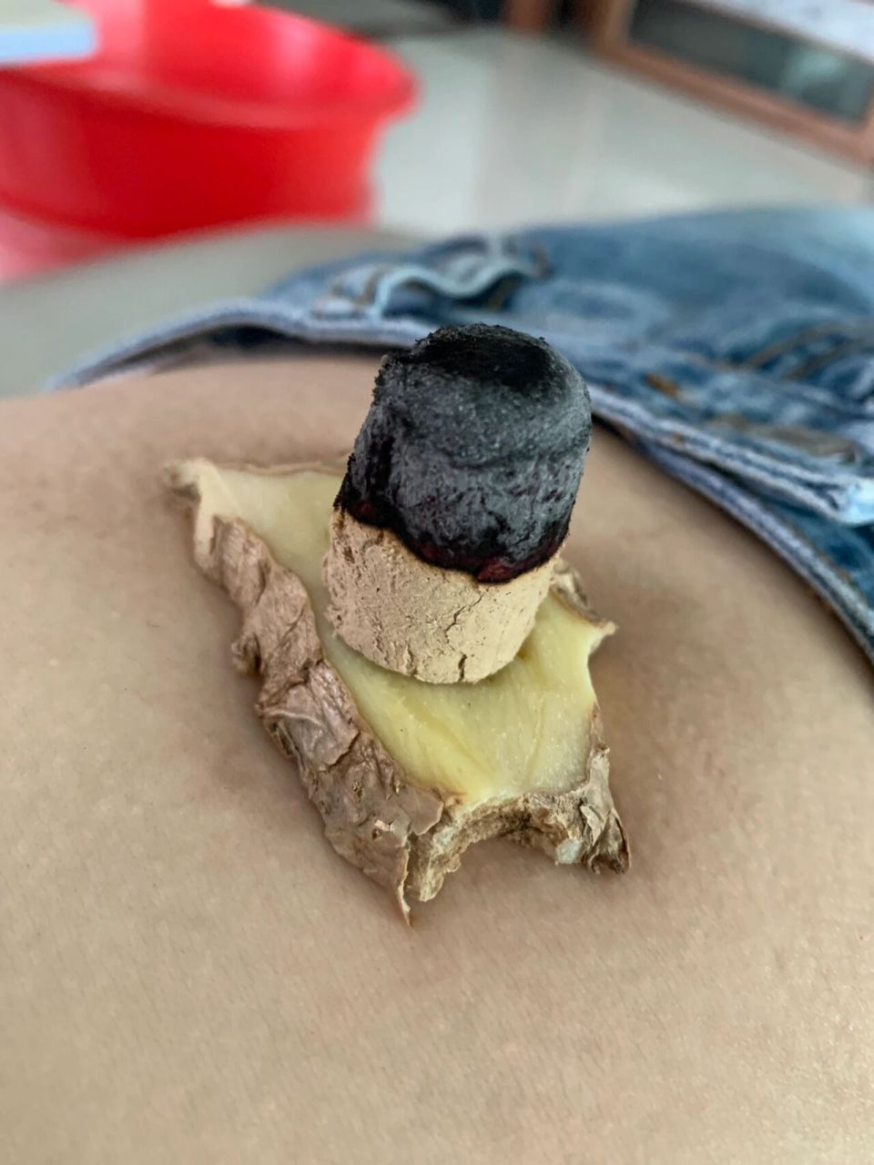 对于妇科系统肯定有一定作用,寒性痛经或者妇女宫寒,艾灸神阙肯定都