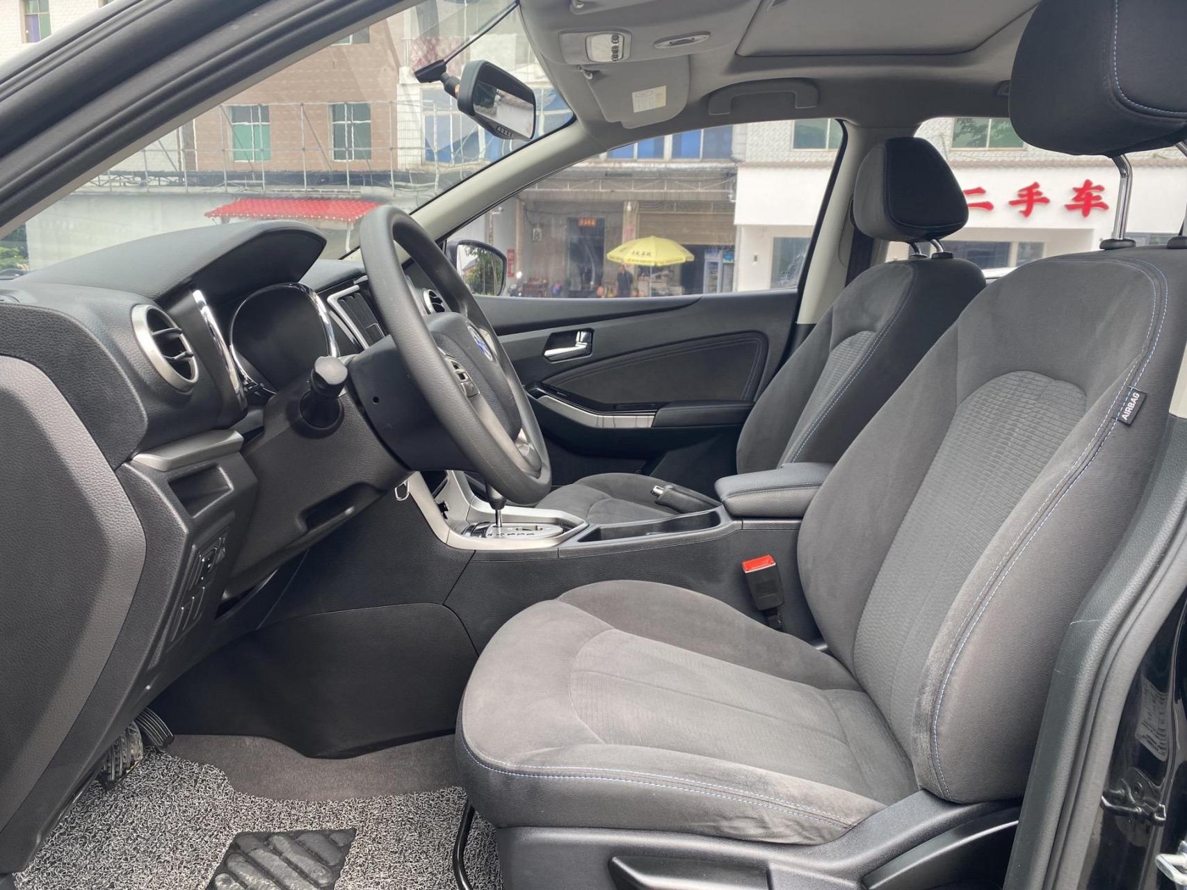 最新到店17年启辰t70,2.