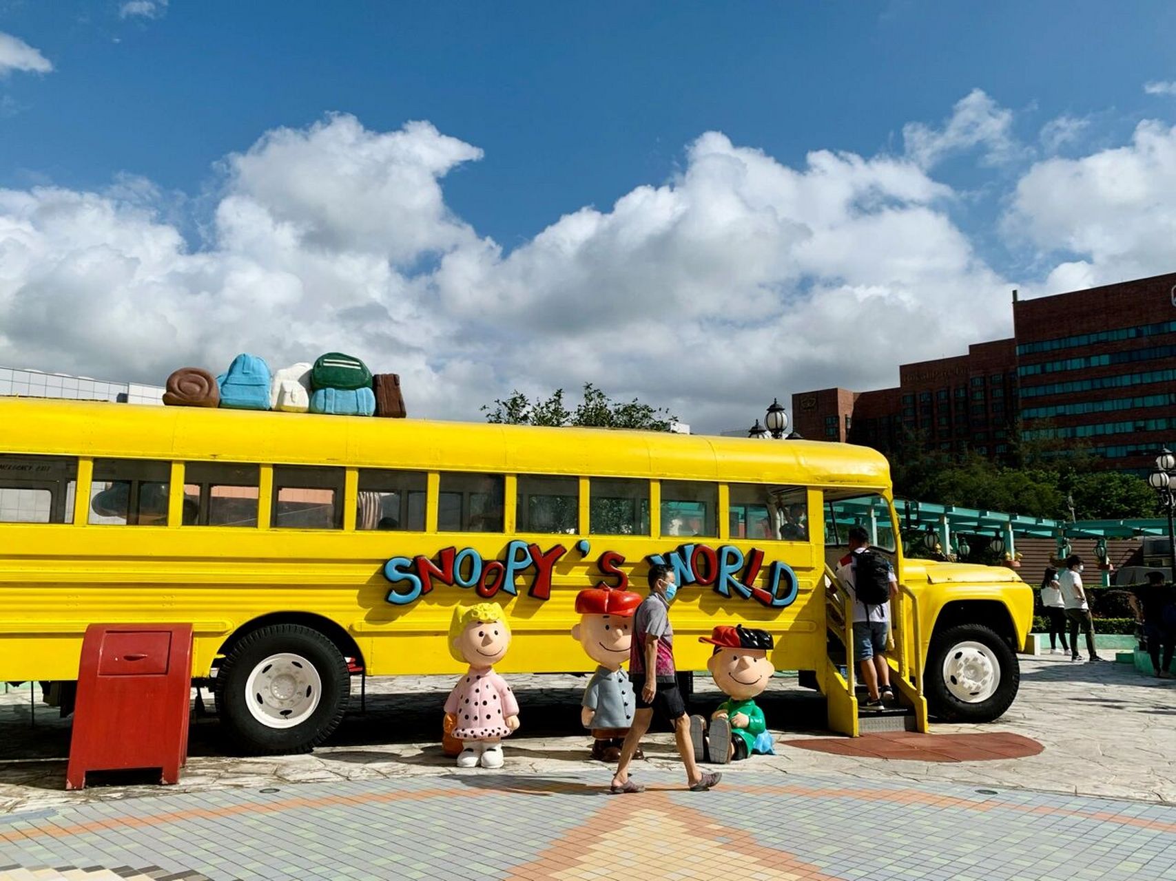 香港生活日记:骄阳9898下的snoopy 主题乐园 snoopy 主题乐园